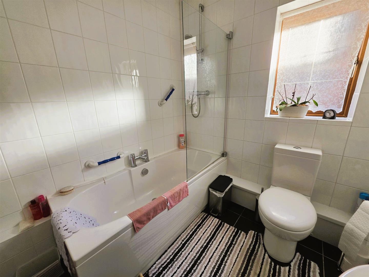 Clos Ty Gwyn, Dafen, Llanelli, SA14 8UT